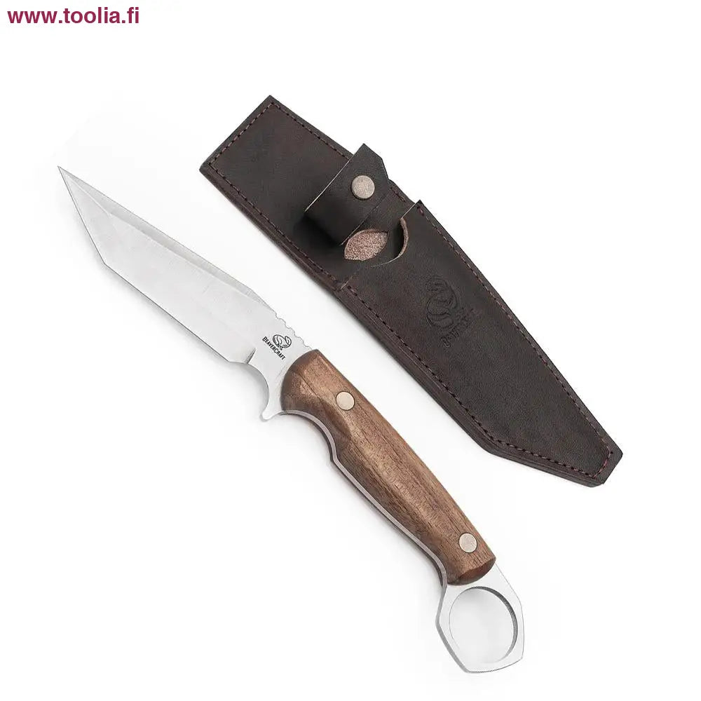 BeaverCraft Eräpuukko 260 mm CGK1 pähkinäpuukahva + tuppi|BeaverCraft Eräpuukko CGK1 myyntipakkaus|BeaverCraft Eräpuukko CGK1 tiedot|BeaverCraft Eräpuukko CGK1 kädessä