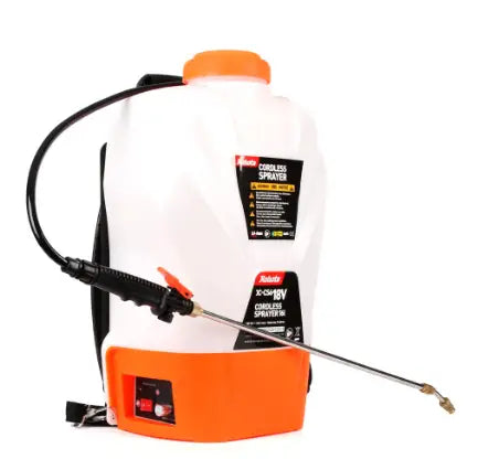 Valkoinen ja oranssi akkupaineruiskut ruiskutukseen ja levittämiseen.