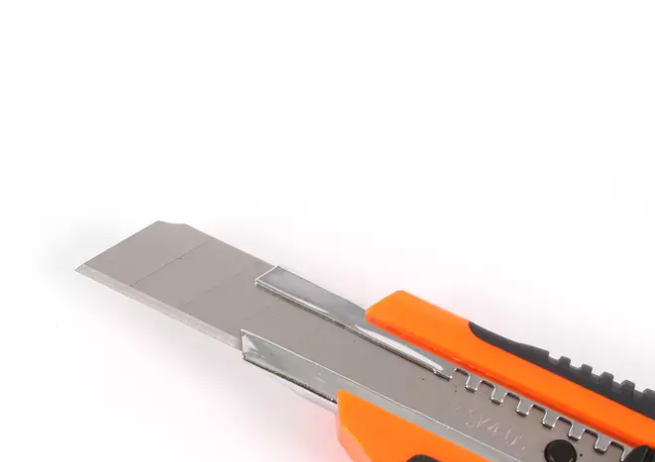 Robota katkoteräveitsi JK18 18mm