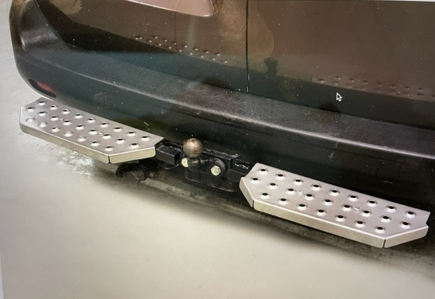 Robota STP-1 pakettiauton RST astinlauta vetokoukkuun