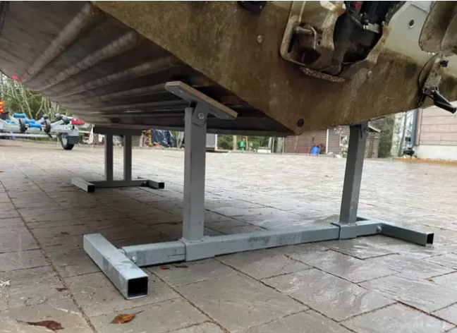 Robota Venepukki, taakse