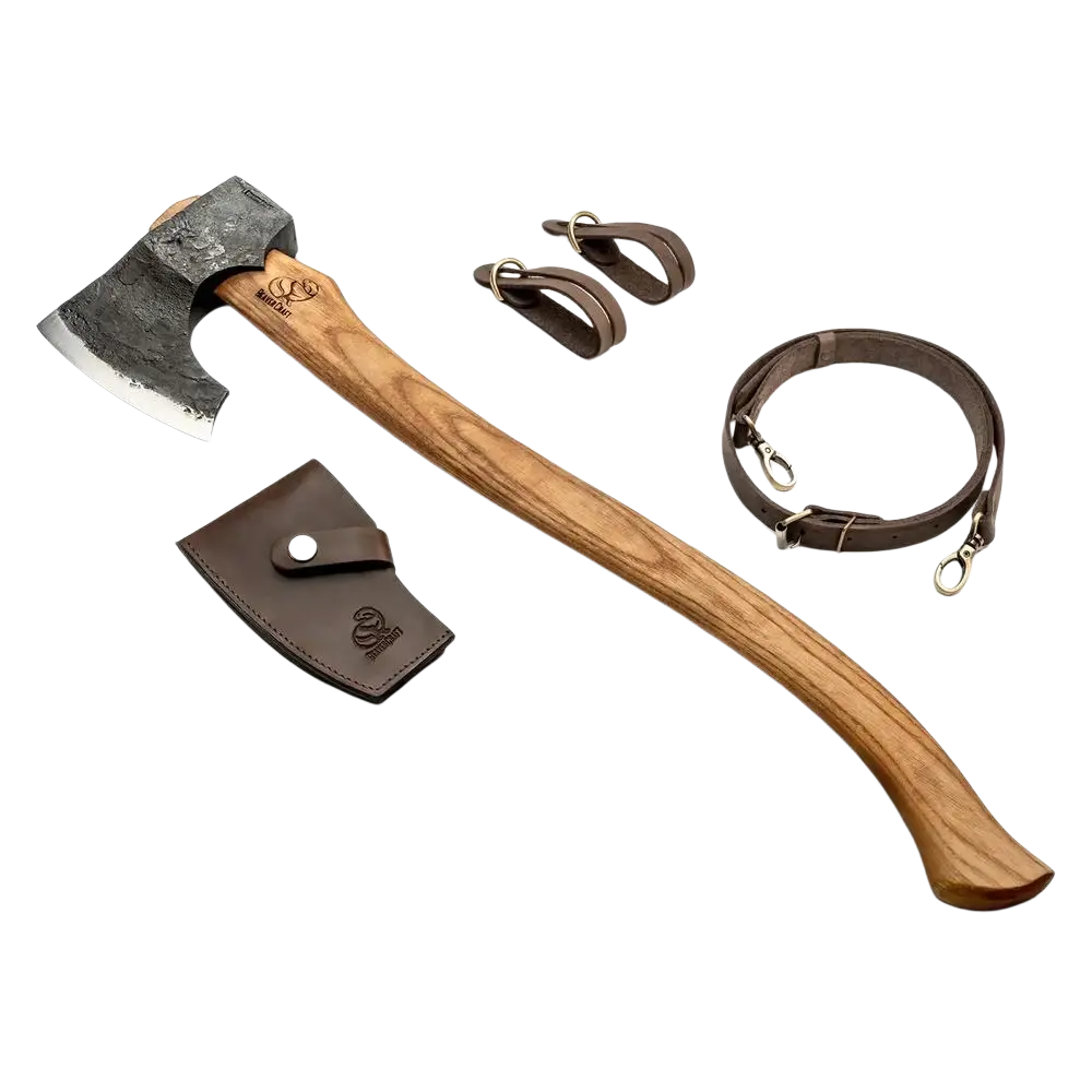 Beavercraft metsäkirves 640 mm viikinkikirves tummalla terällä ja ergonomisella saarnipuisella varrella nahkaisella vyöllä
