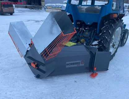 Norberg X23 traktorin lumilinko lapasyötöllä