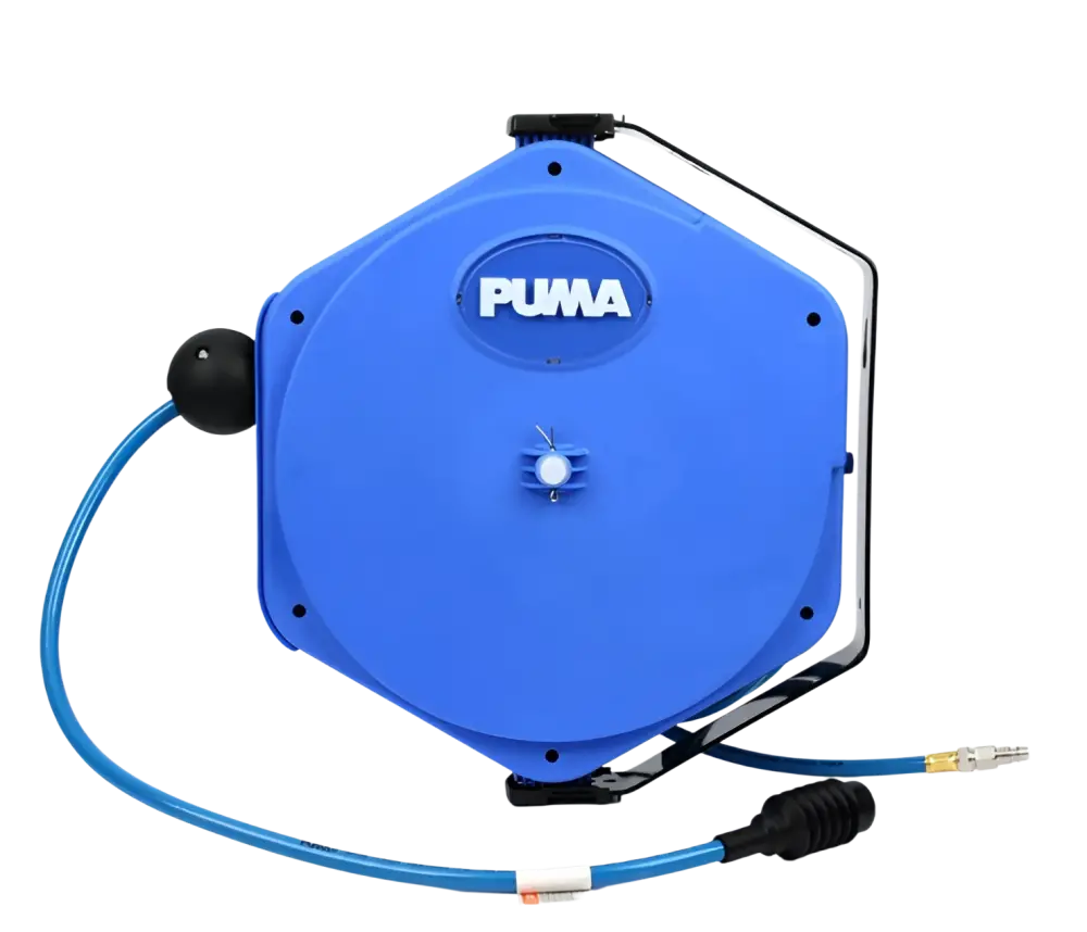 Sininen puma paineilmaletkukela 15+1m automaattisesti lukkiutuvalla hexagonaalisella kotelolla ja mustilla pvc materiaalista liitoksilla