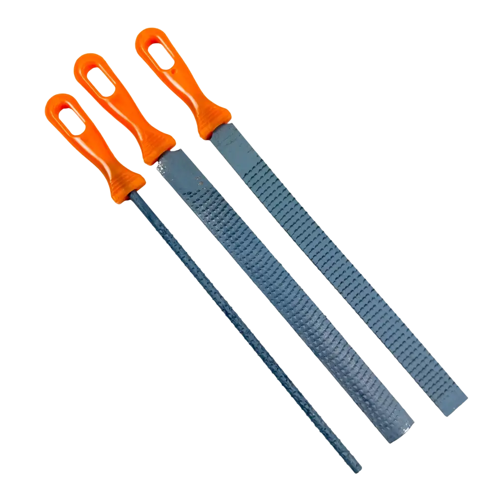 Puuraspisarja 200 mm 3-os sisältää kolme oranssikahvaista metallista viilaa materiaalin poistamiseen ja puun muotoiluun kustannustehokas ratkaisu