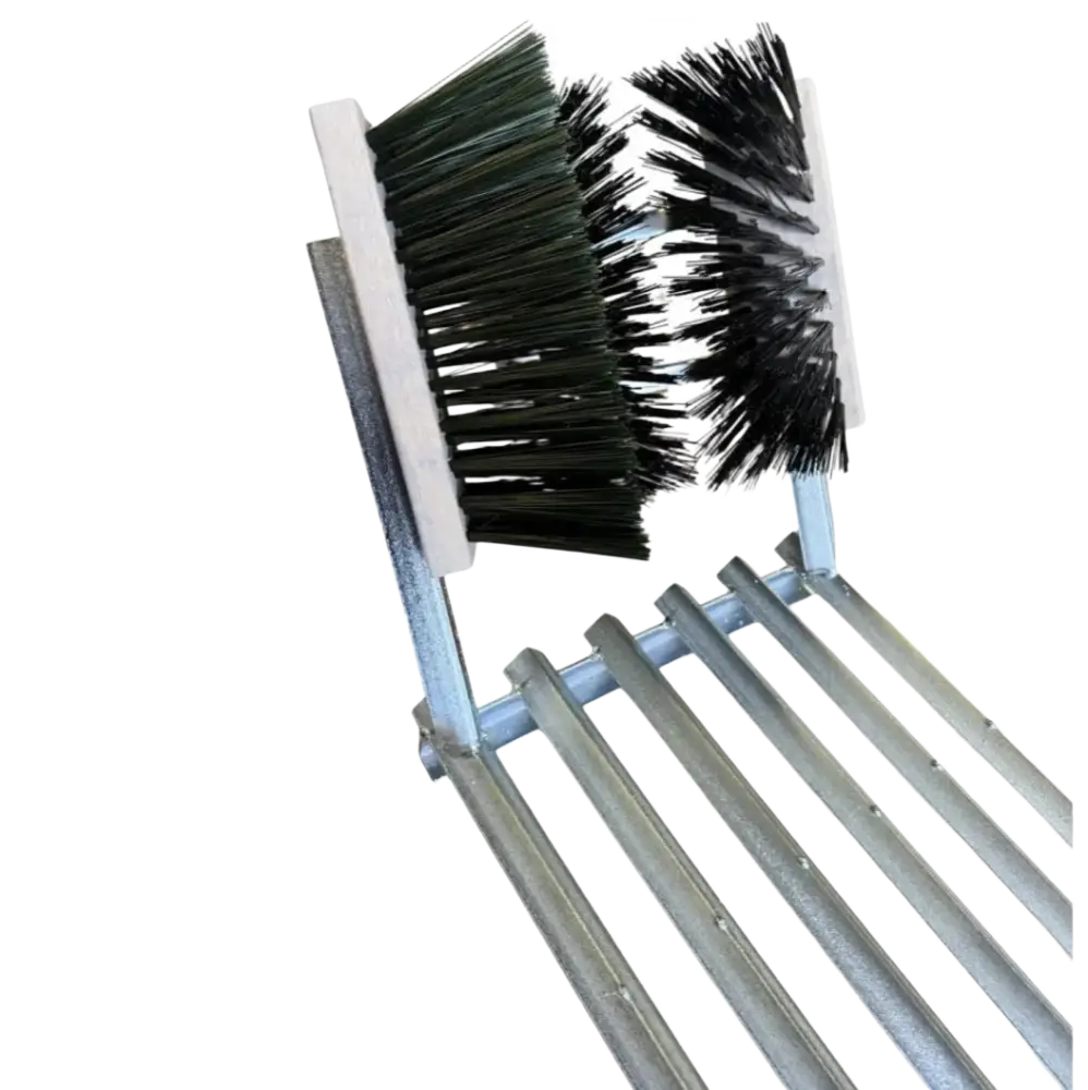 Rappuralli liukuesteillä 75x30cm sinkitty metallikehys kaksipuolisilla mustilla ja tummanvihreillä harjaksilla e6e6e6 f5f5f5