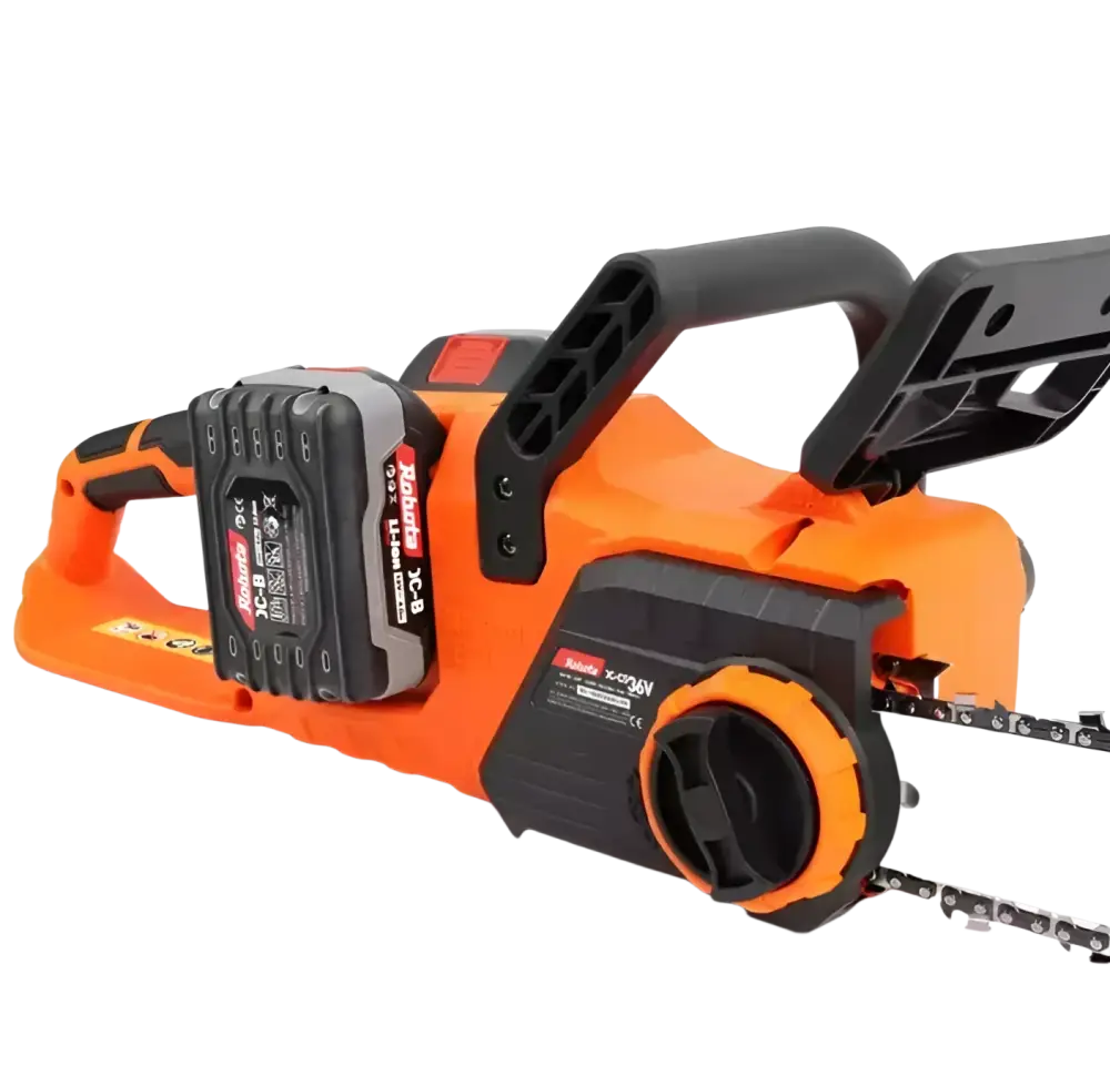 Oranssi ja musta robota dc-cs36v akkuketjusaha 36v runko näkyvällä akulla ja hiiliharjaton moottori