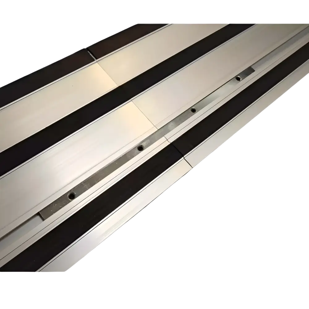 Silverinen robota dc-trk upotussahan kisko 2 x 70cm mustilla kumiraitoilla ja metallikiinnikkeillä dc-pcs18v akku-upotussahalle
