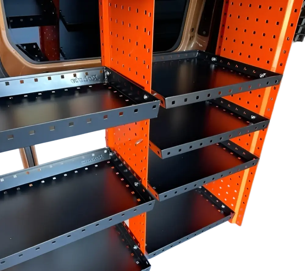 Oranssi ja musta robota pakettiautohyllyn 1200x300mm modulaarinen hyllyjärjestelmä perforoiduilla sivupaneeleilla 38mm välein