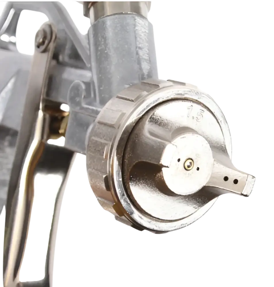 Silvermetallinen paineilmakäyttöinen maaliruisku yläsäiliöllä 0.6l teksturoidulla suuttimella ja 1.5 merkinnällä