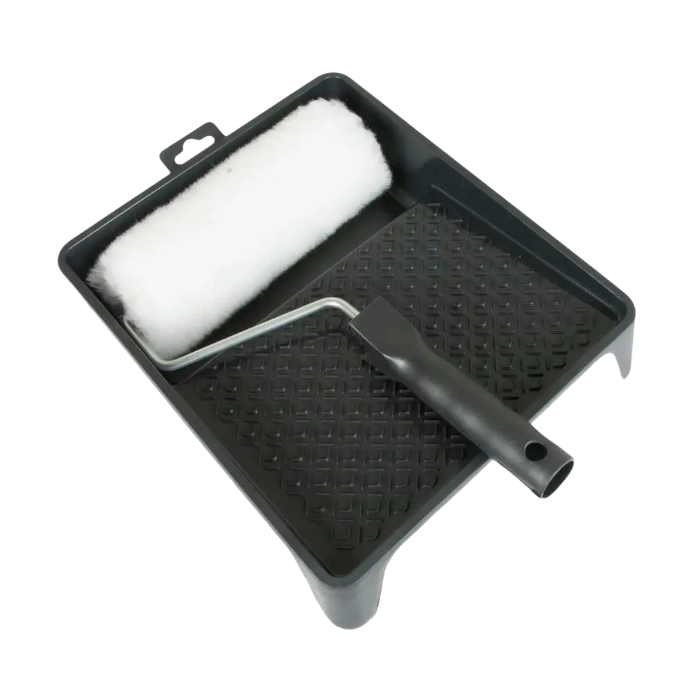 Black plastic paint tray with textured surface containing white foam roller and black-handled brush in schwan maalaustelapakkaus 18 cm