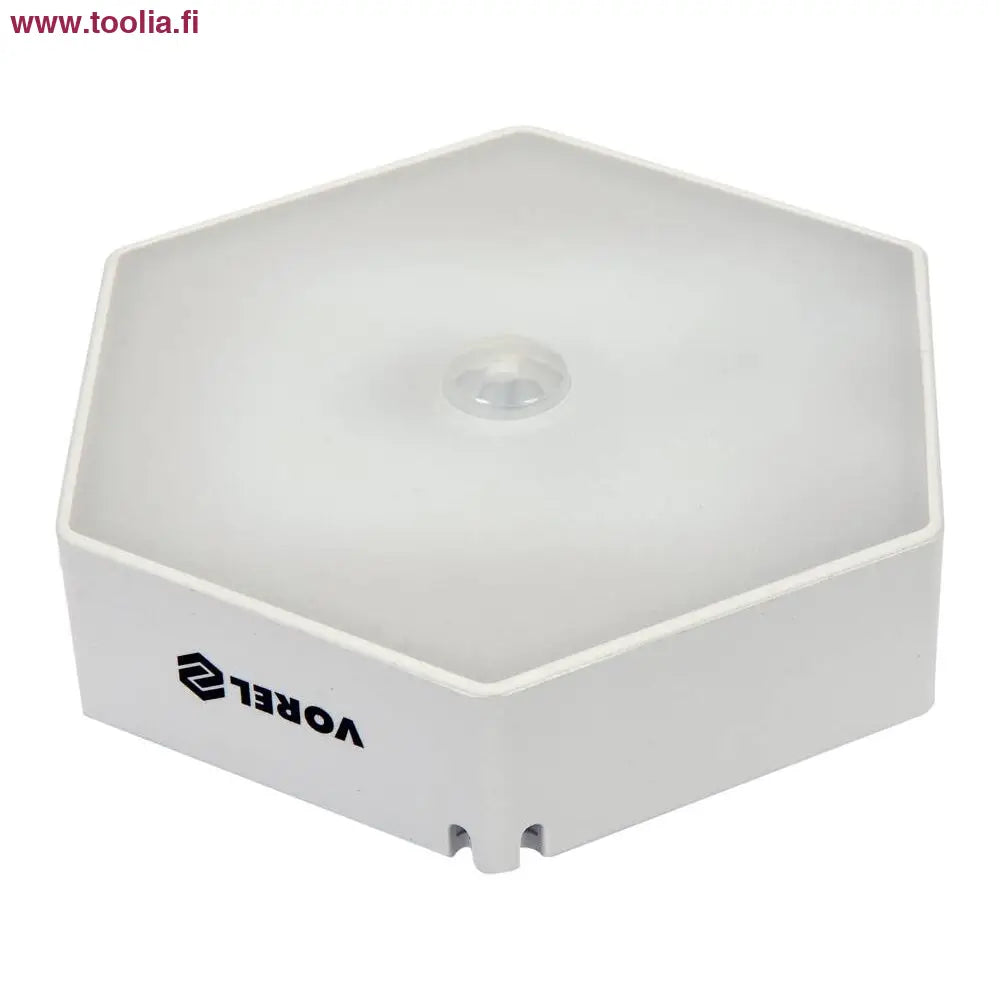 Vorel Paristokäyttöinen led-valo liiketunnistimella 50lm|Vorel Paristokäyttöinen led-valo|Vorel Paristokäyttöinen led-valo paristokotelo|Vorel Paristokäyttöinen led-valo katkaisin|Vorel Paristokäyttöinen led-valo päällä|Vorel Paristokäyttöinen led-valo myyntipakkaus