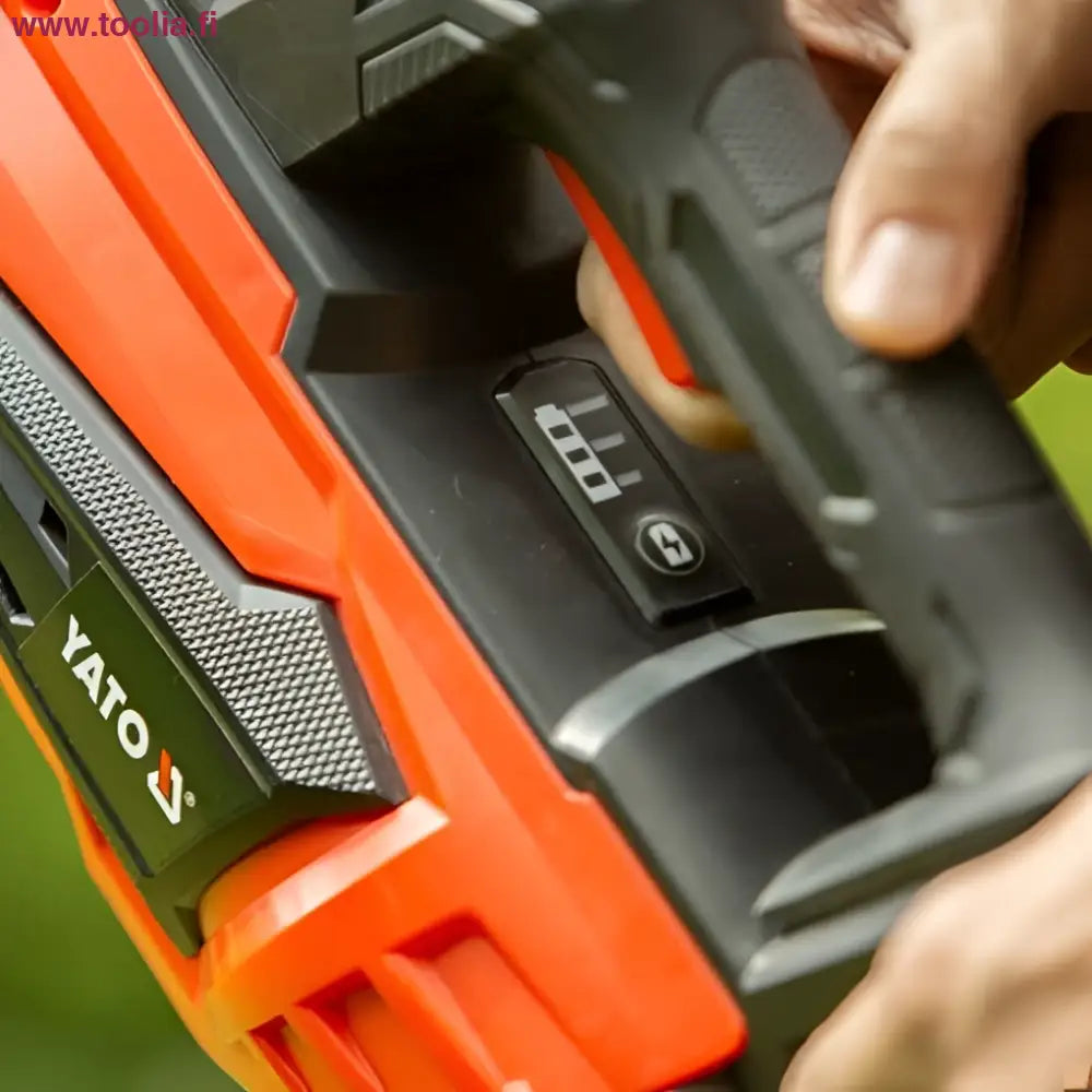 Yato akkulehtipuhallin 18V oranssi-musta työkalu 4.0 Ah akulla