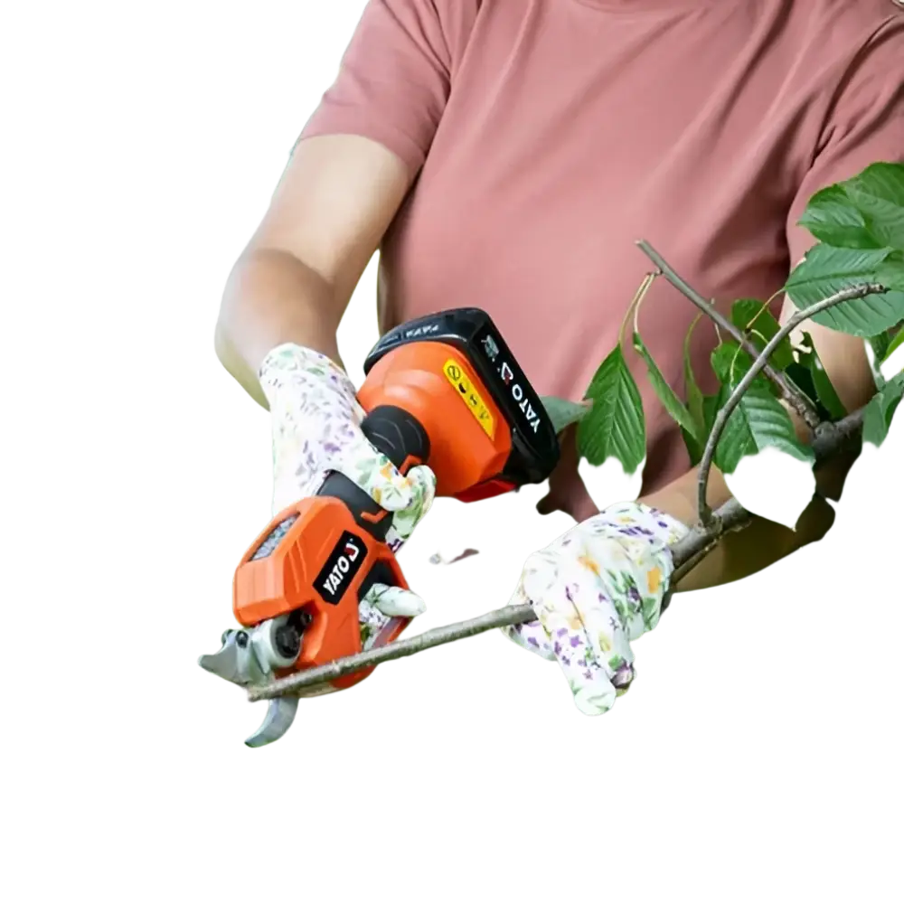 Oranssi ja musta yato yt-828377 18v akkuoksasakset ergonomisella muotoilulla akku ja laturisarjalla